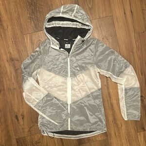 NIKE running windbreaker
